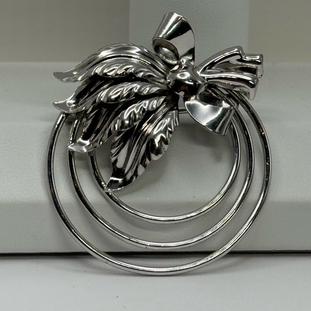 Bond Boyd Vtg 925 Silver Leaf wreath bow Brooch